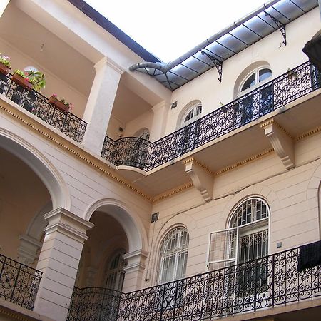 Yolo Hostel Budapest Esterno foto