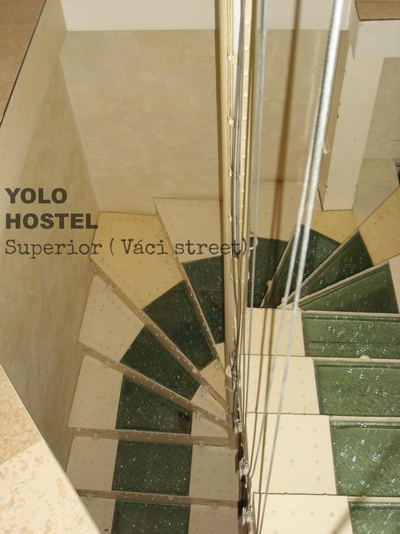 Yolo Hostel Budapest Esterno foto