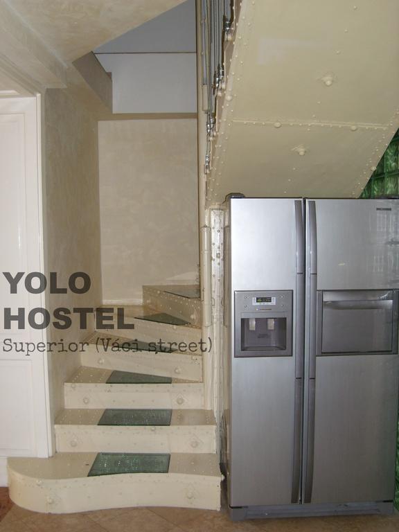 Yolo Hostel Budapest Esterno foto