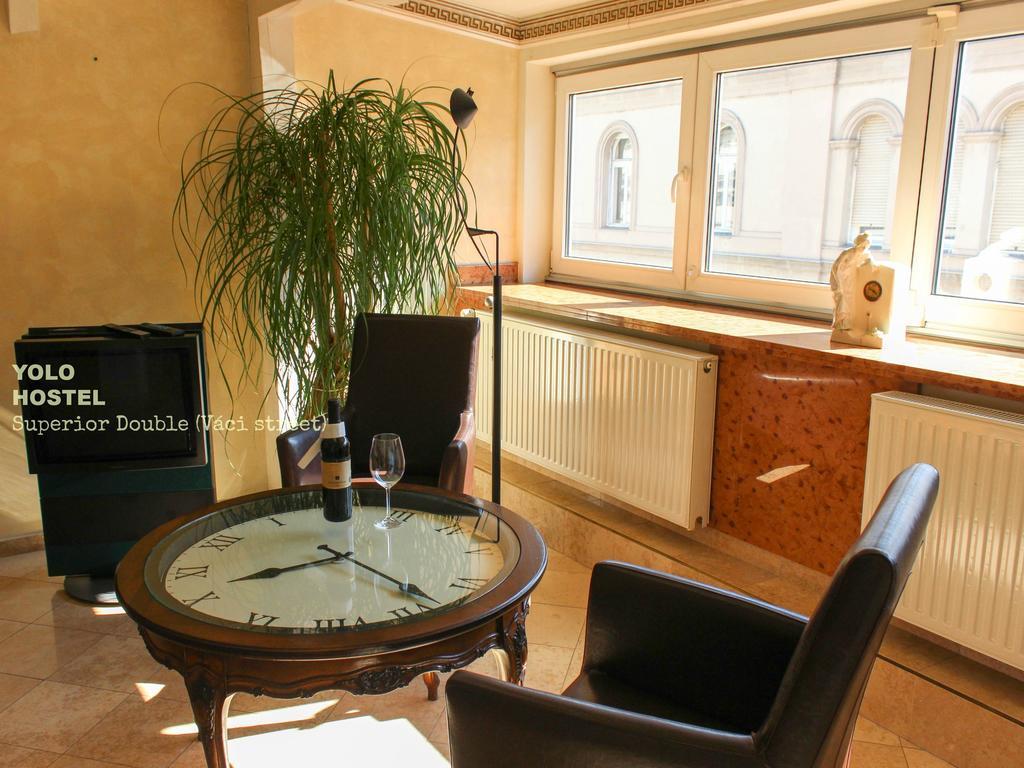 Yolo Hostel Budapest Esterno foto