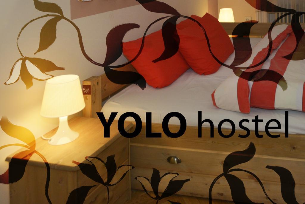 Yolo Hostel Budapest Esterno foto