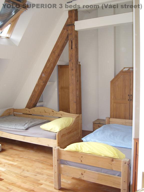 Yolo Hostel Budapest Esterno foto
